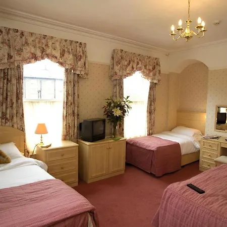 The Newington 3*